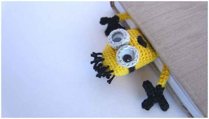The Minion Bookmark, the definitive most mischief-free way to keep a Minion and actually helping to remember your last read page. Nowadays lots of minion crochet projects are getting popular on Internet. After craft, party and food ideas, we have chosen Crochet Minion Bookmark design for you. Check out the source for the Minion written pattern here.