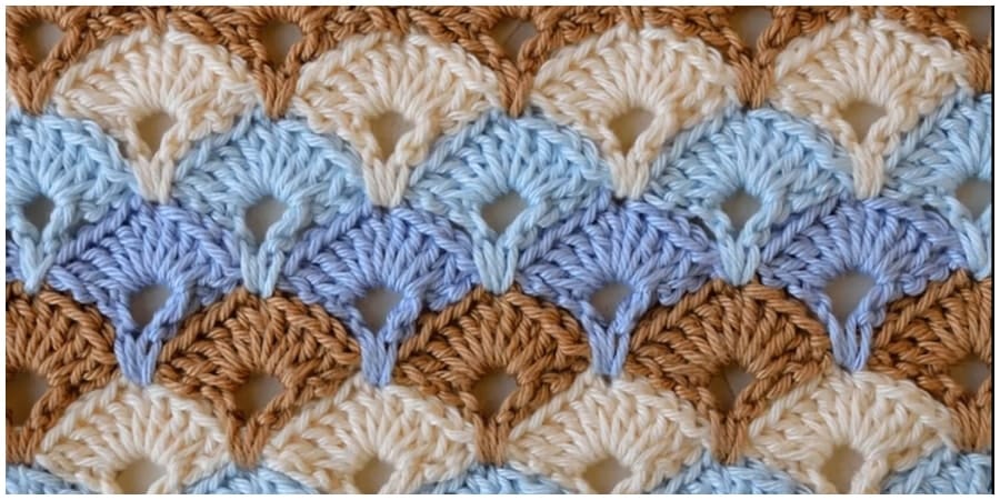 This Crochet Box Stitch step by step video tutorial, allows you to learn a new crochet stitch quickly and easily. You will also know what stitches to use to crochet this pattern, what yarn to buy and what hooks are the best. 