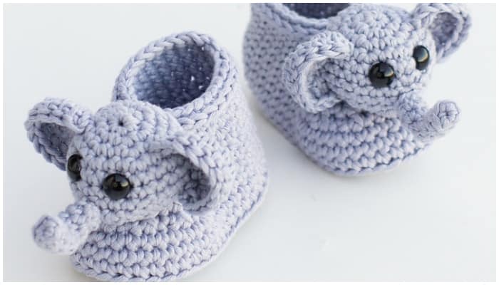 Here are the most adorable Free Crochet Baby Booties you can find. These 25 free crochet baby booties patterns that are quick to whip up and come with stunning designs that will warm every mom's heart.