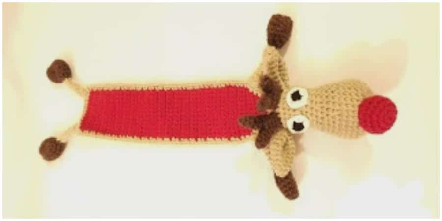 When I saw this pattern I imagine kids would totally adore this amazing Reindeer Bookmark. Reindeer pattern is very simple to make and a great bookmark for any book reader. Happy Christmas !