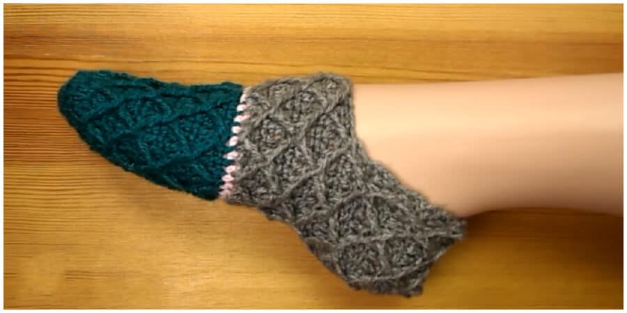 Crochet Diamond Stitch Slippers may seem like a complicated project, but they are much easier to make than you might think. The Diamond Stitch is quite an easy stitch to learn and follow, and takes only a minimum amount of practice to master.