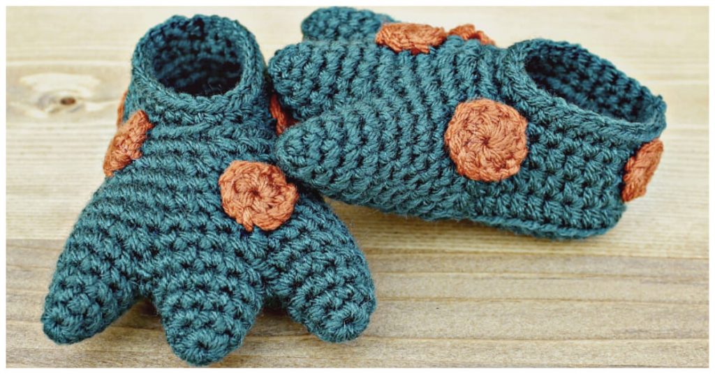 How to Crochet Dinosaur Baby Booties 