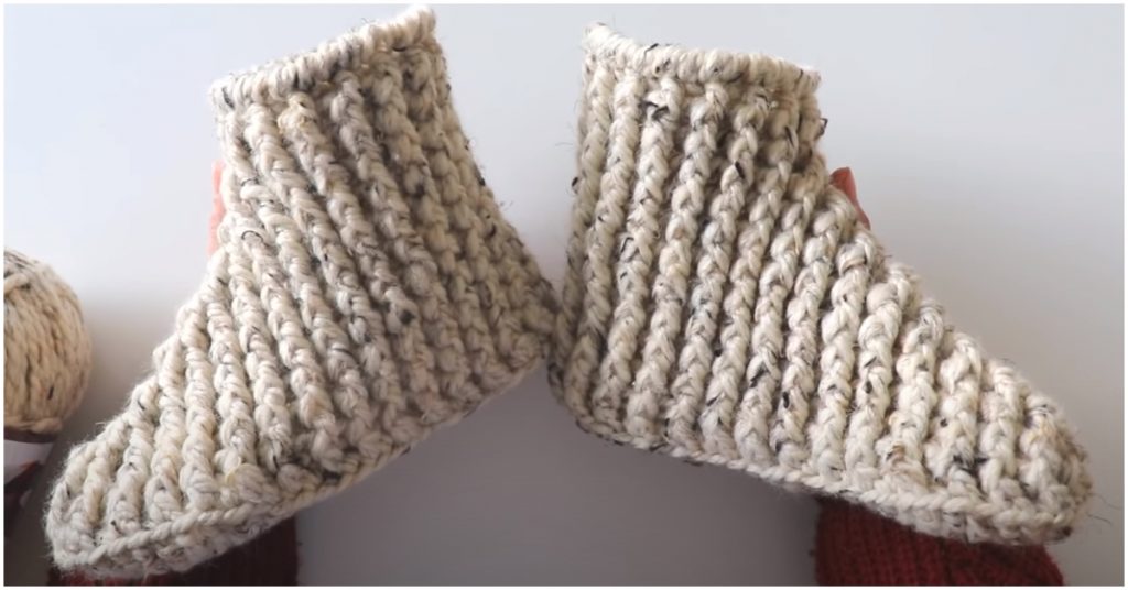 We are going to learn How to Crochet Slippers For Men And Women. This slippers are so easy to make, even a beginner can make it and it will be even easier thanks to the written pattern.