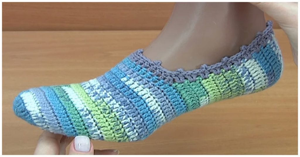 We are going to learn How to Crochet Easy and Fast Crochet Slippers. Crochet Slippers is a best way to Keeping the feet covered and warm from any kind of winter hardship.